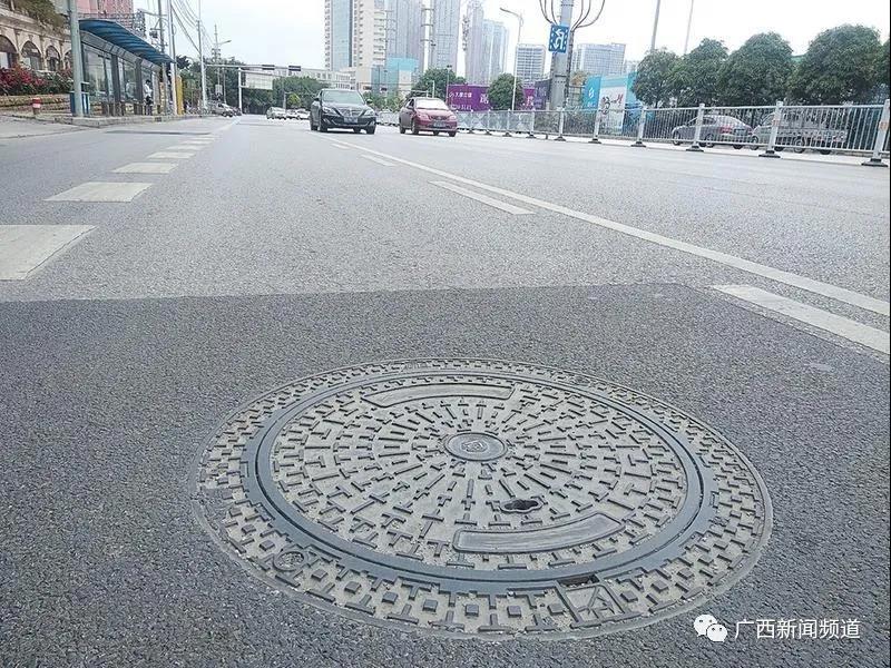 井盖非小事！南宁规定若丢失、损毁、移位需24小时内补缺修复
