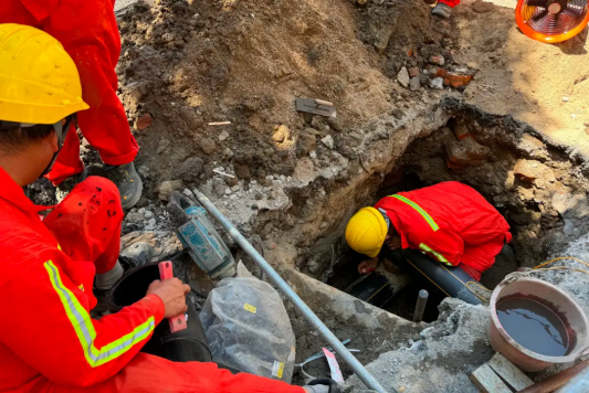 住建部：今年力争改造各类老旧管线10万公里以上