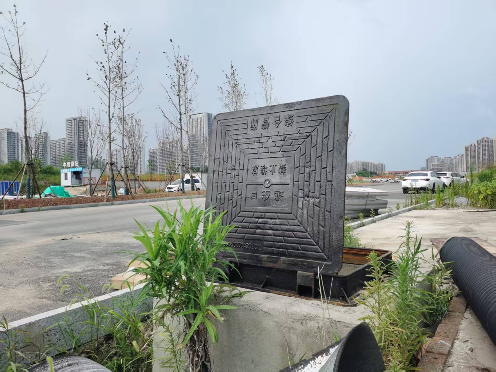 综合管廊智能井盖厂家：为什液压井盖可以替代传统井盖？