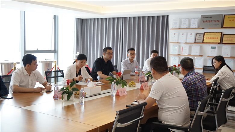 全国中小企业股转系统领导莅临新光智能调研指导工作